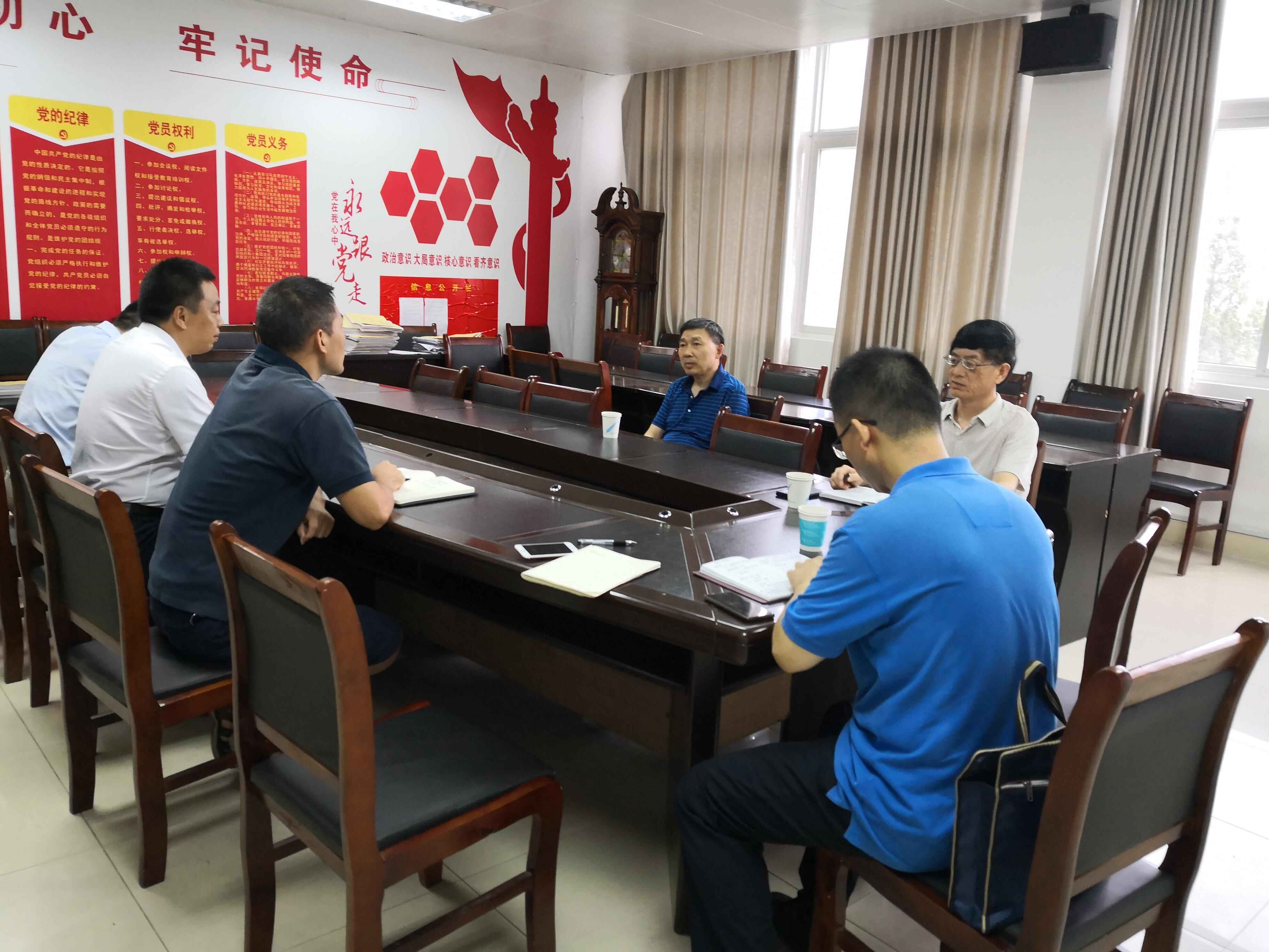 副校长王文臣到必赢线路检测3003no1检查新学期教学工作.jpg